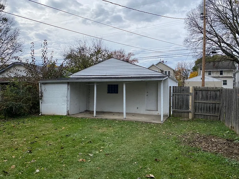 293 N Burgess Ave — Photo 8