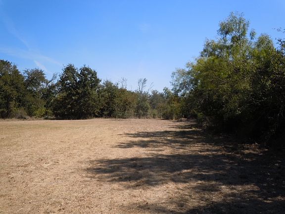2nd image of 3616 Victorine Ln