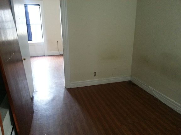 4th image of 2552 22nd St APT 3L