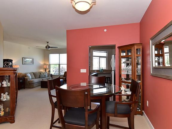 3rd image of 1619 N Farwell Ave APT 309