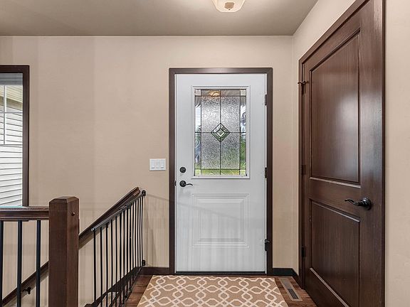 3rd image of 1124 Harold Dr
