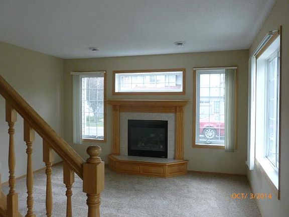 4th image of 10939 Douglas Ln N