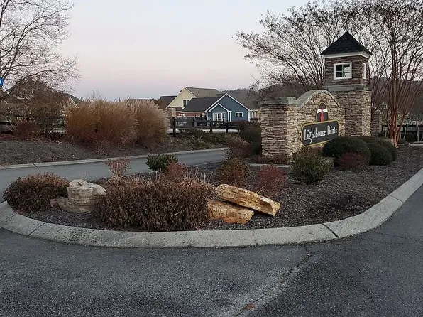 819 Cape Hatteras Light, Loudon, TN 37774