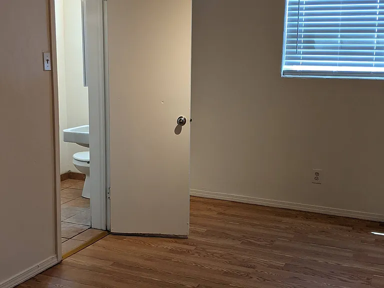 109 Elm St SE #E — Photo 12