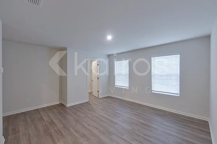 528 Ivy Brook Way — Photo 9