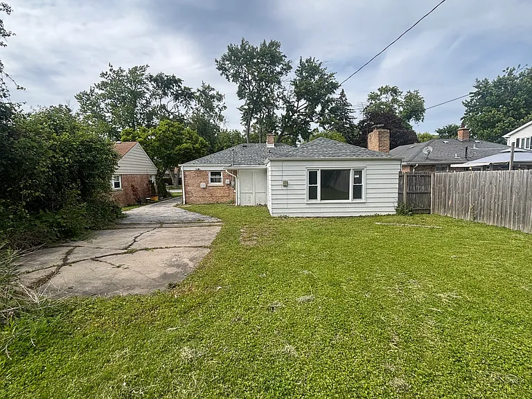 2113 Hawthorne Rd — Photo 14