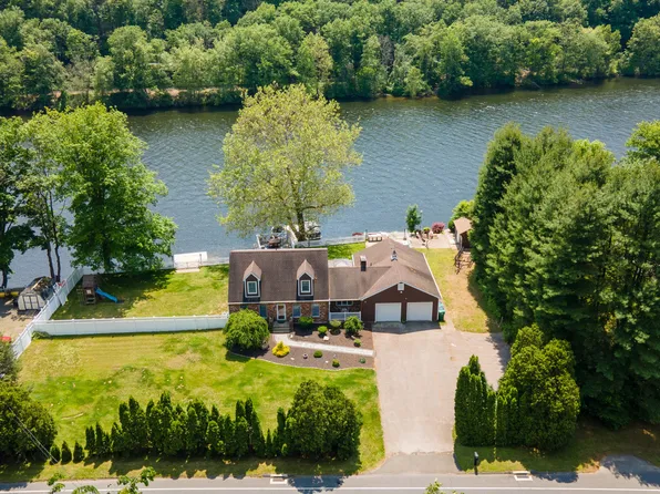137 Roosevelt Drive, Seymour, CT 06483