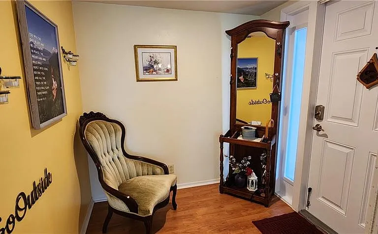 109 Georgetown Blvd #109 — Photo 2