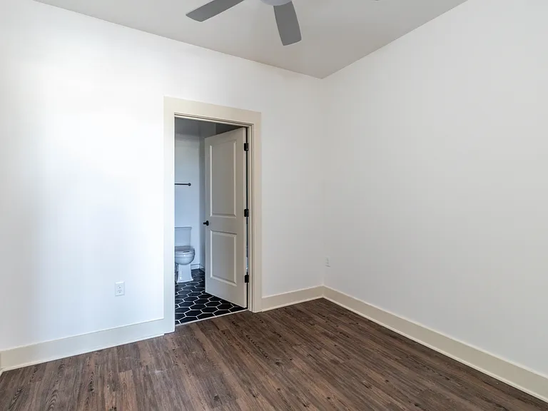 1120 Franck St — Photo 17