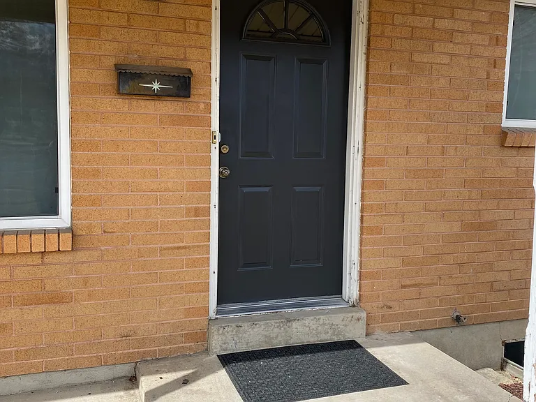 8728 S 1185 E — Photo 2