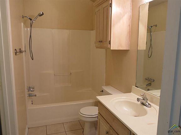 4th image of 15831 Echo Glen Dr