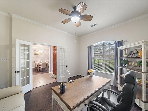 3rd image of 6 W Prairie Dawn Cir