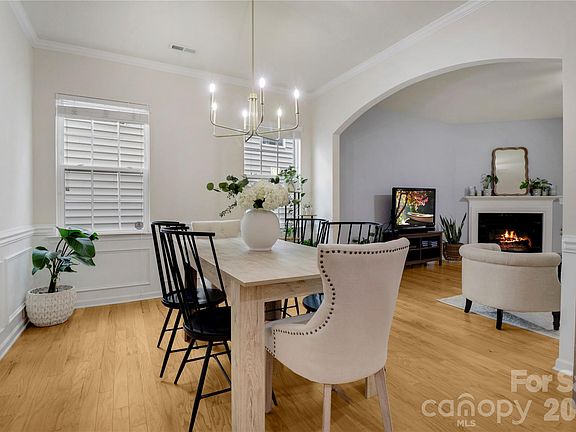 5th image of 6961 Liverpool Ct