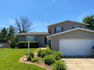 15 Lakeview Dr, Mansfield, IL 61854
