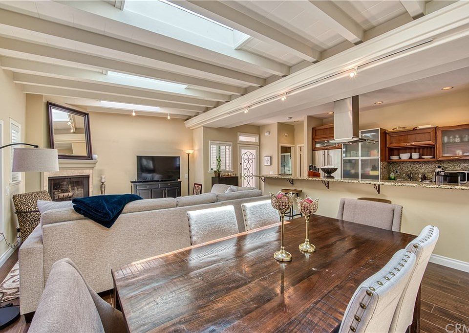 1st image of 427 Iris Ave