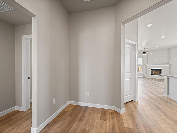 4th image of 3719 Urbana Ave