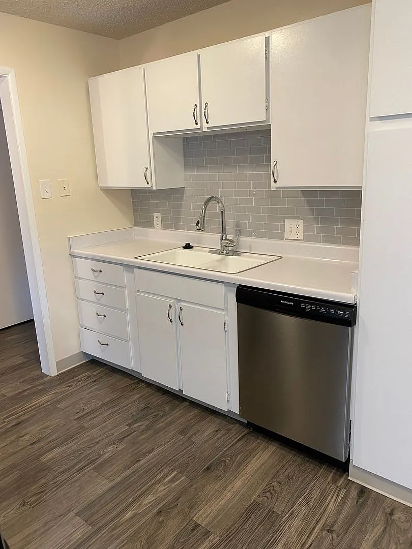 1155 E 200 S — Photo 2
