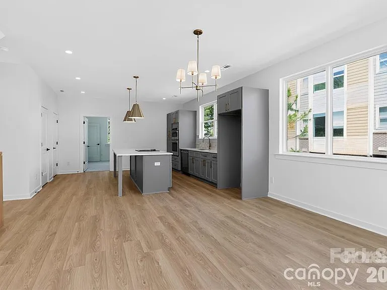 2714 Baltimore Ave — Photo 13