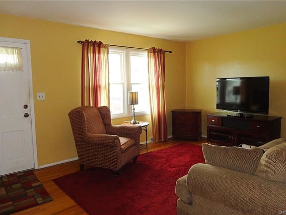 3rd image of 107 Longwood Dr