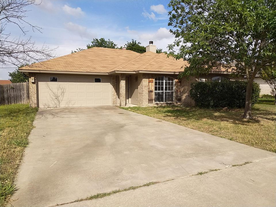 1st image of 4905 Shawn Dr