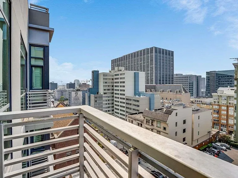 818 Van Ness Ave #804 — Photo 17