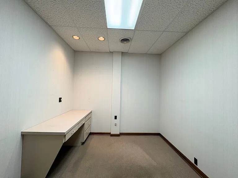 1207 W Main St — Photo 15