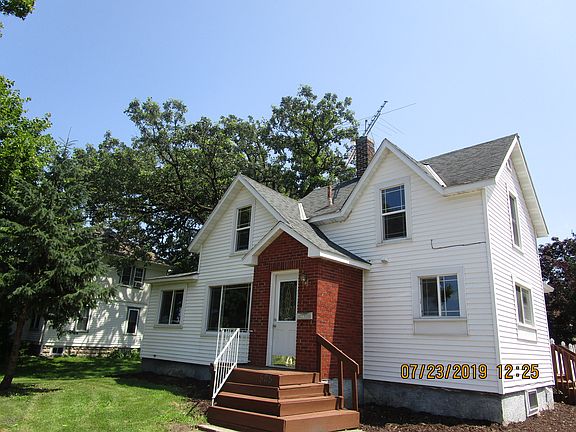 2nd image of 525 S Walnut Ave
