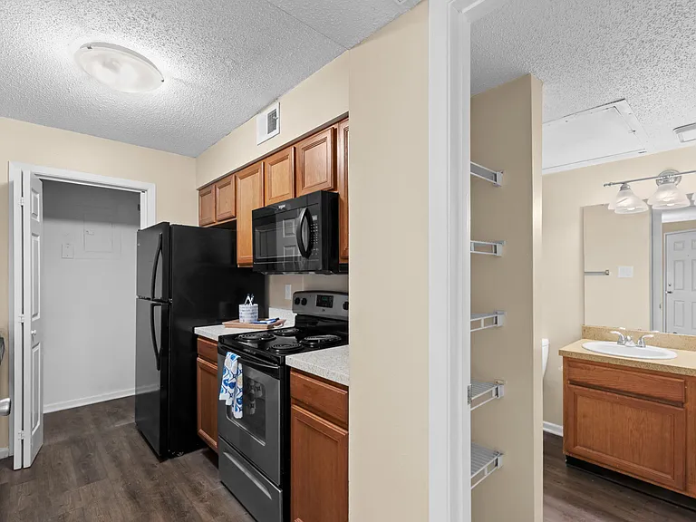 The Rooke (Classic) - 2 Bed / 2 Bath - 1,066-1,096 Sq.Ft.