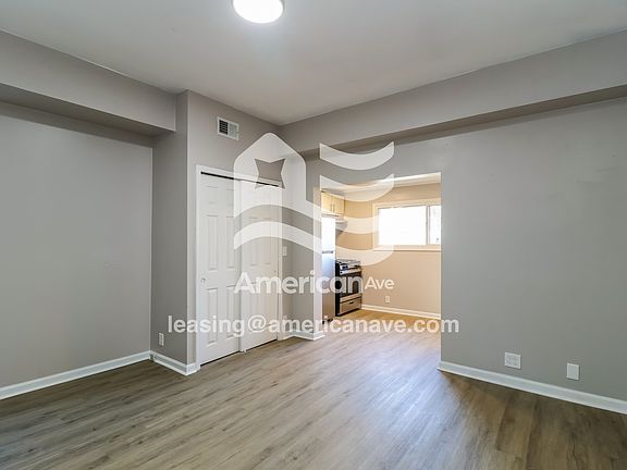 724646_003_wm_-_living_room_13364636.jpg