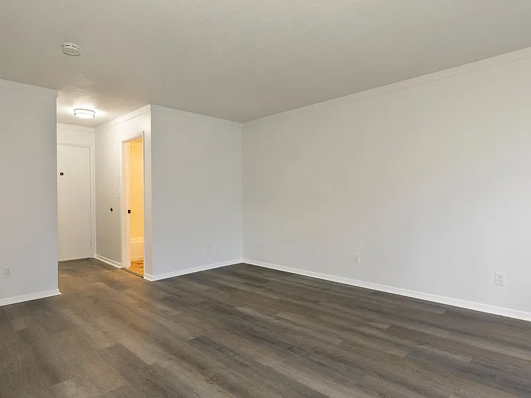The Willis Apartments — Photo 31