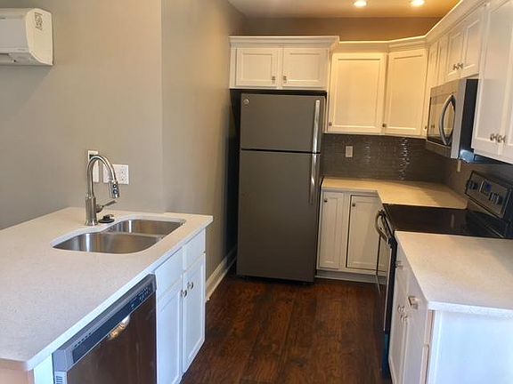 Kitchen, ALL NEW!