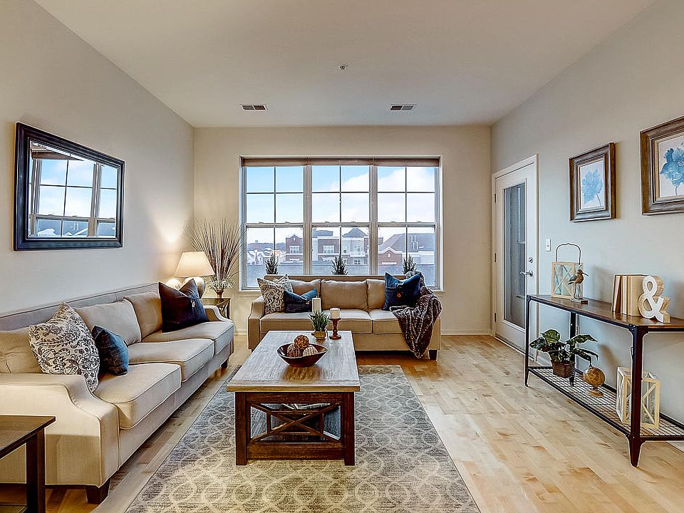 1st image of 3930 S Lake Dr #335