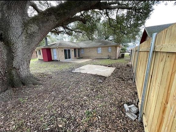 3rd image of 809 Old Natalie Dr