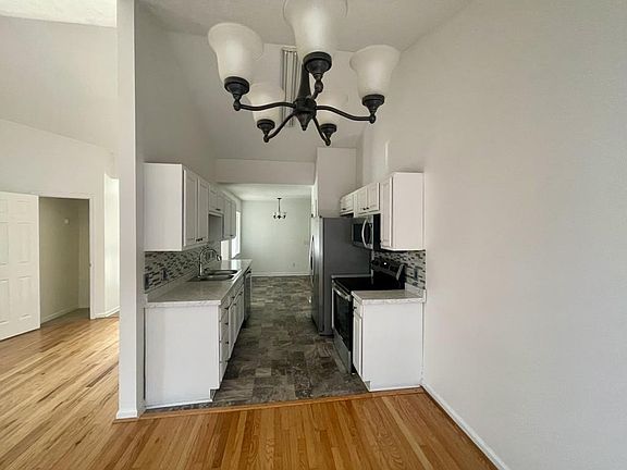 3rd image of 2202 N McMillan St