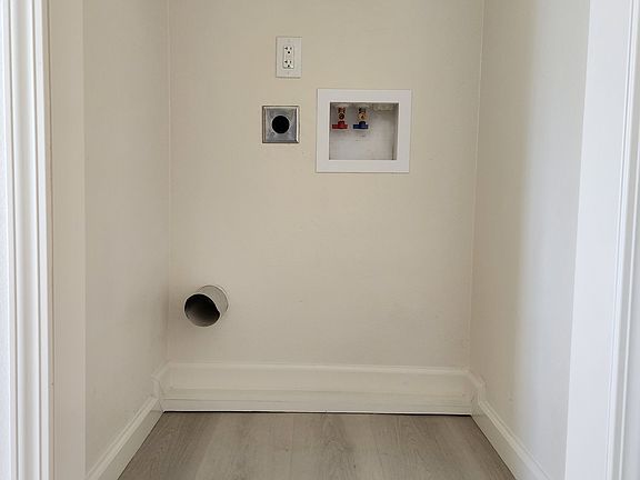 5th image of 712 S Orange St