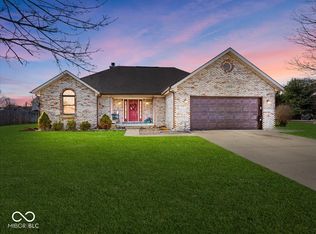 1027 Summerway Dr, Shelbyville, IN 46176
