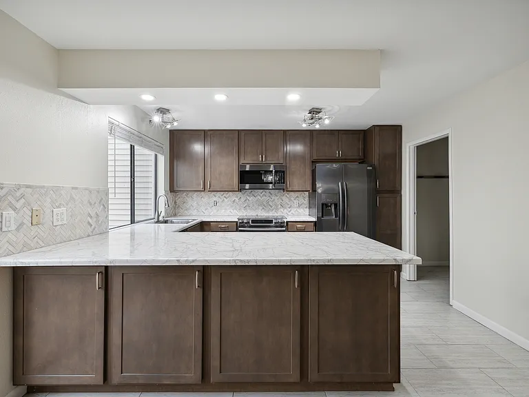 1050 S Monaco Pkwy #84 — Photo 8