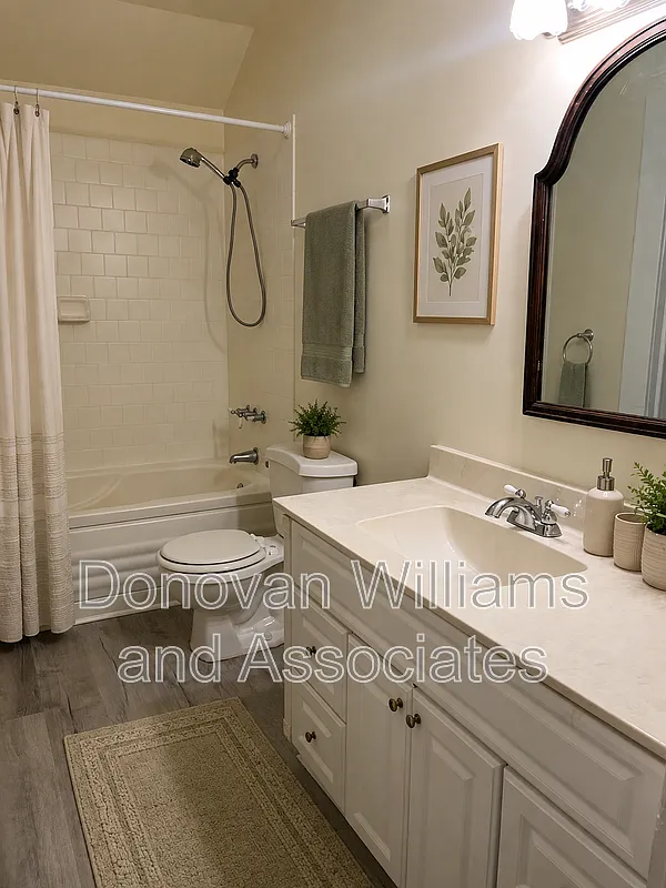 135 E Wilson Ave — Photo 1