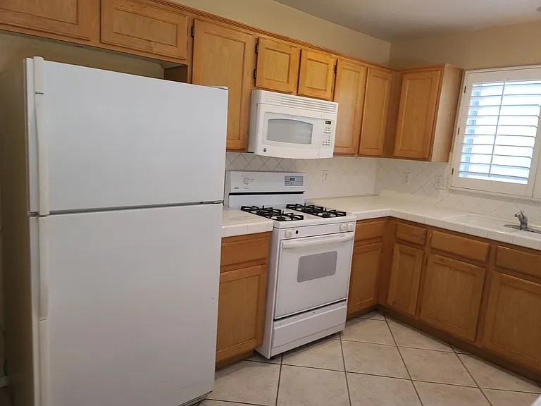 10221 Abano Ct — Photo 9