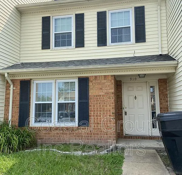 910 Jay Are Ct — Photo 1
