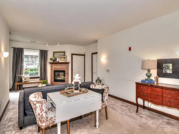 7224 W State St #3, Wauwatosa, WI 53213