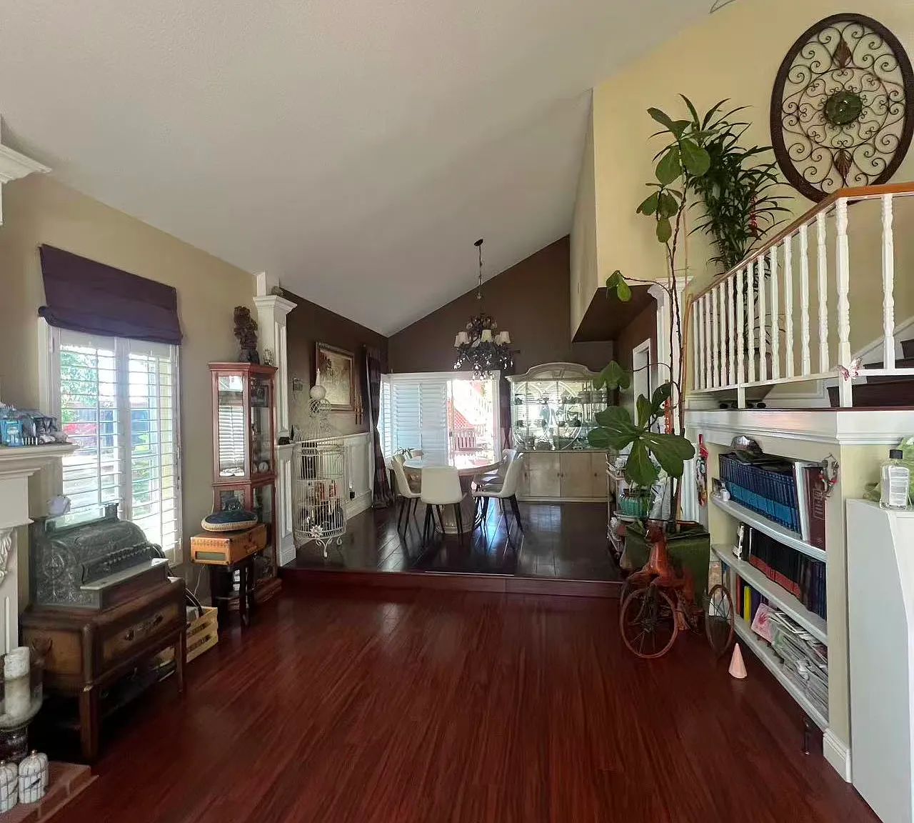 5 bed, 2725 sqft, $6,300 — Photo 4