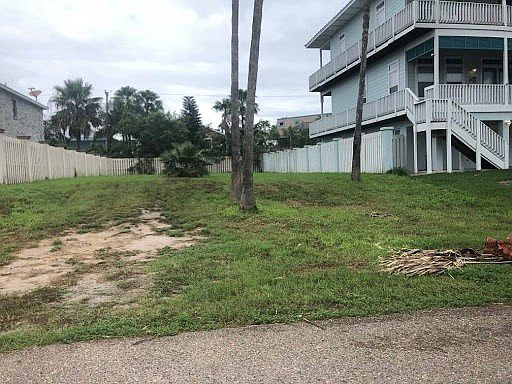 2nd image of 216 W Lantana St