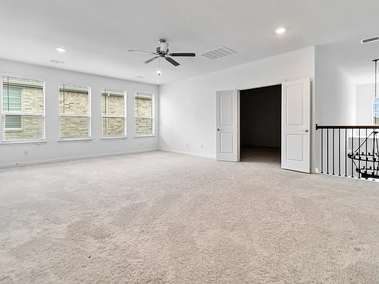 1724 Eworth Dr — Photo 17