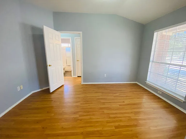 2501 Willow Way — Photo 13