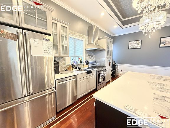 5th image of 642 E 3rd St #3