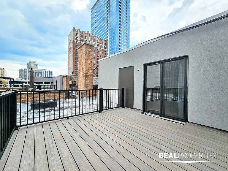 1220 North LaSalle Street — Photo 42