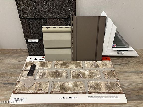 3rd image of 220 Clover Meadow Ln