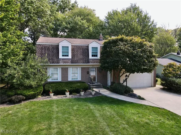 8627 Courtland Dr, Strongsville, OH 44136