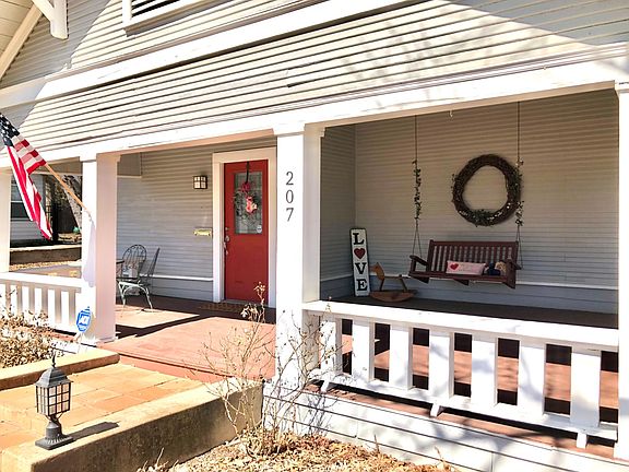 Large Front Porch!